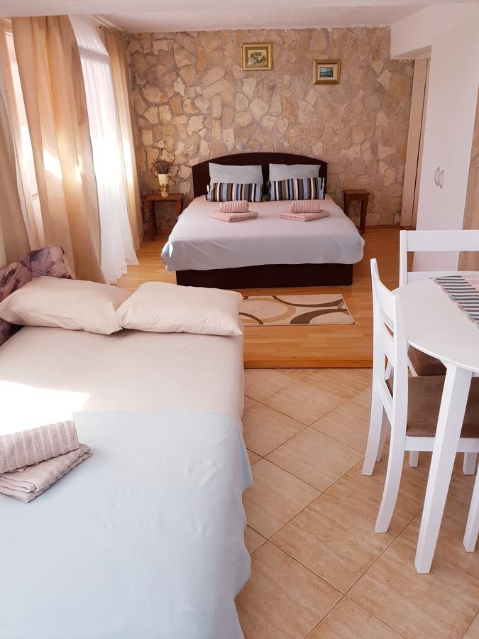 Apartments Barbara Senj  Extérieur photo