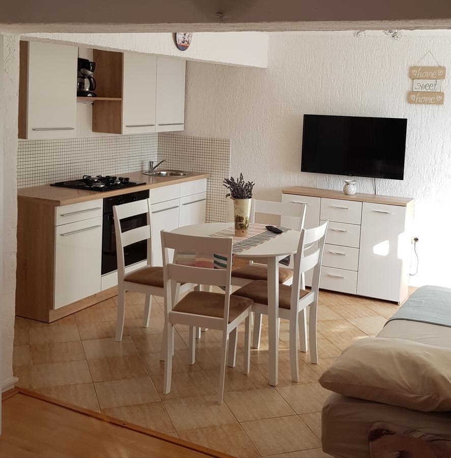 Apartments Barbara Senj  Extérieur photo
